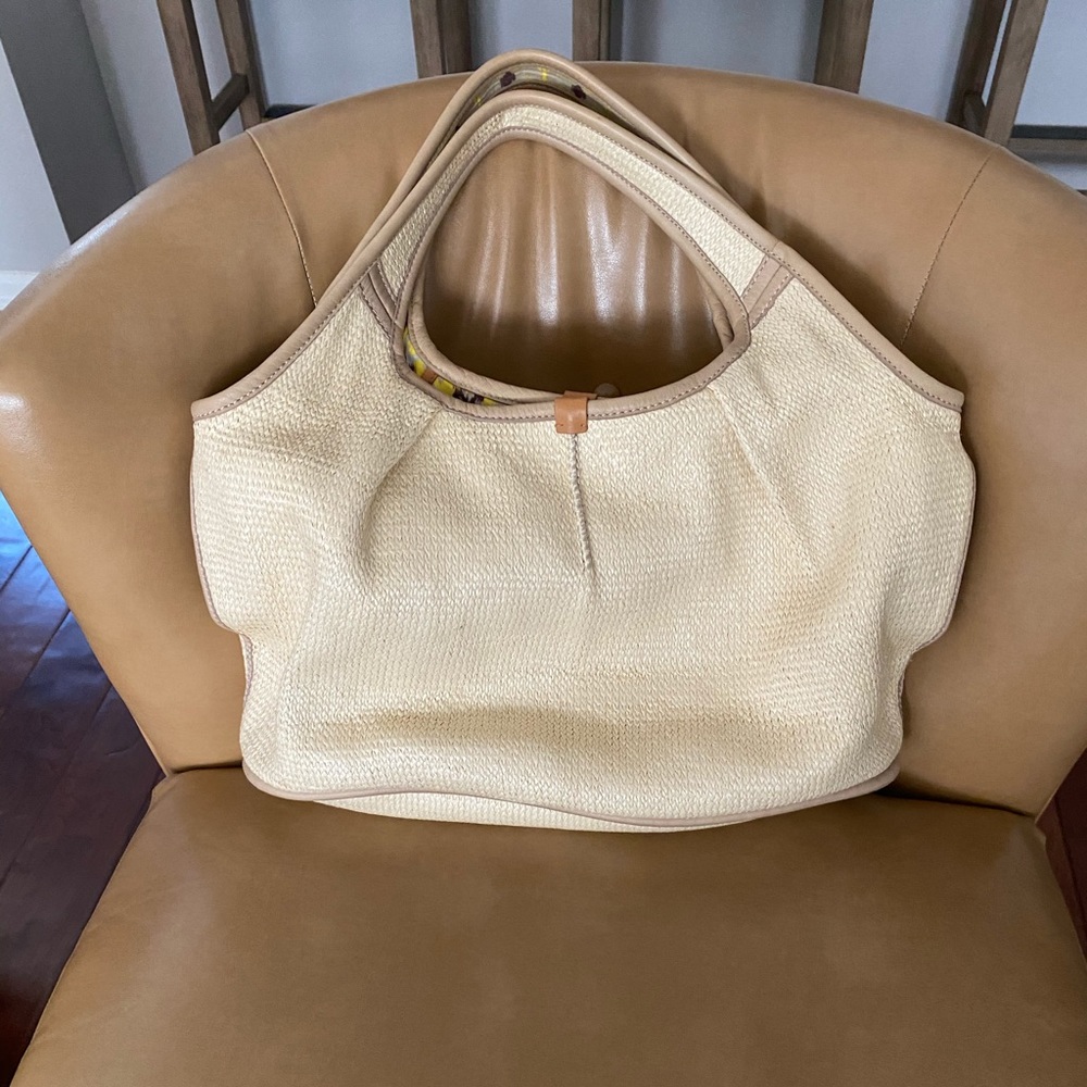 UGG straw tote/purse. Used twice.